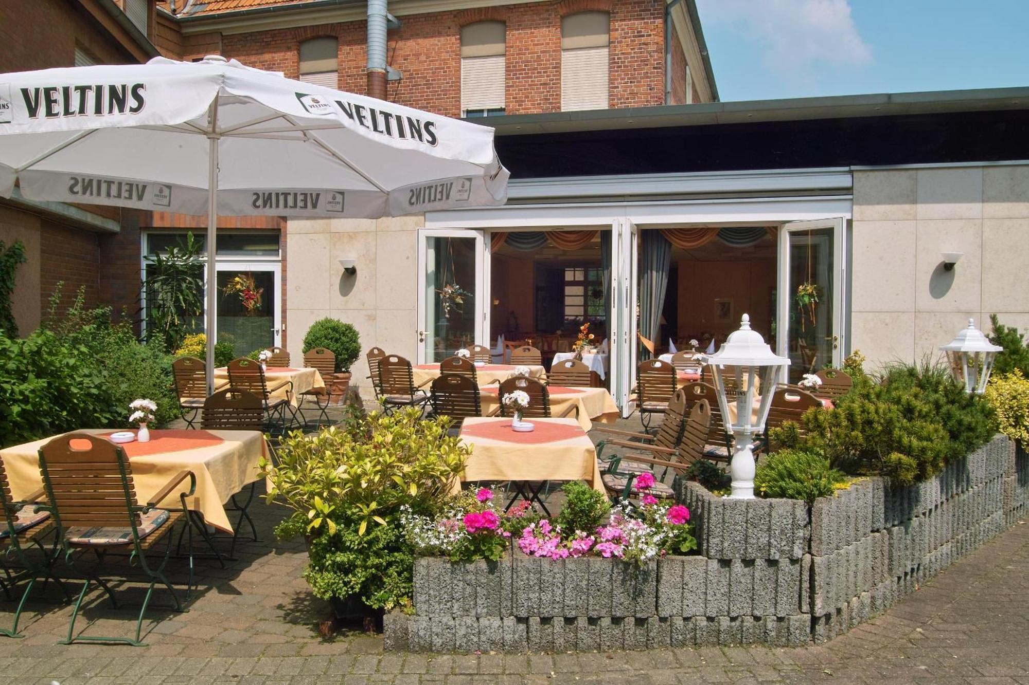 Hotel Restaurant Witte Ahlen Exteriör bild
